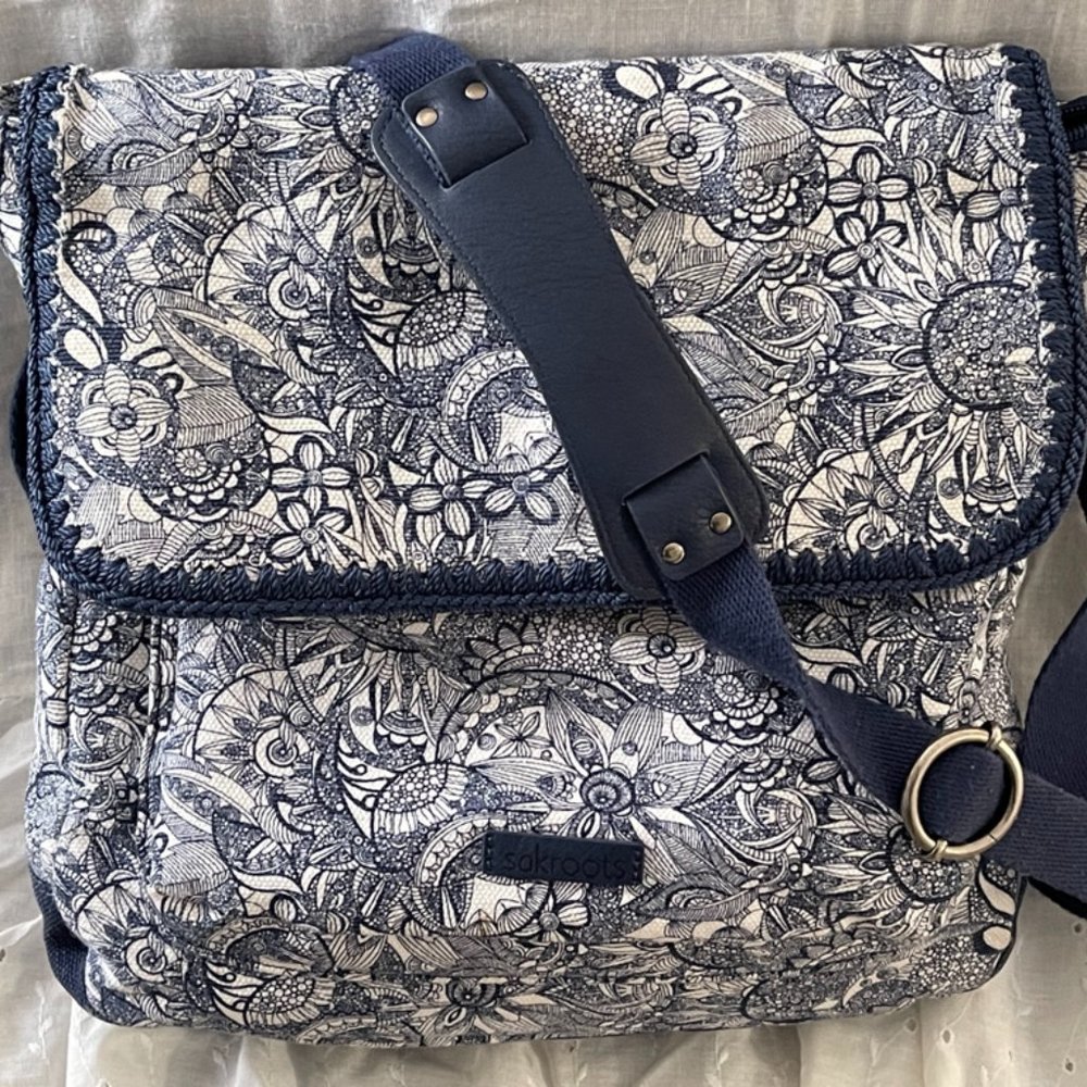 Sakroots Artist Circle Convertible Backpack+Crossbody Navy Spirit Desert